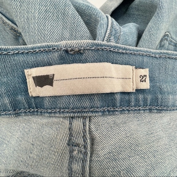 Levi's Cuffed Hem Denim Jean Shorts Size 27 Women’s - Picture 2 of 8